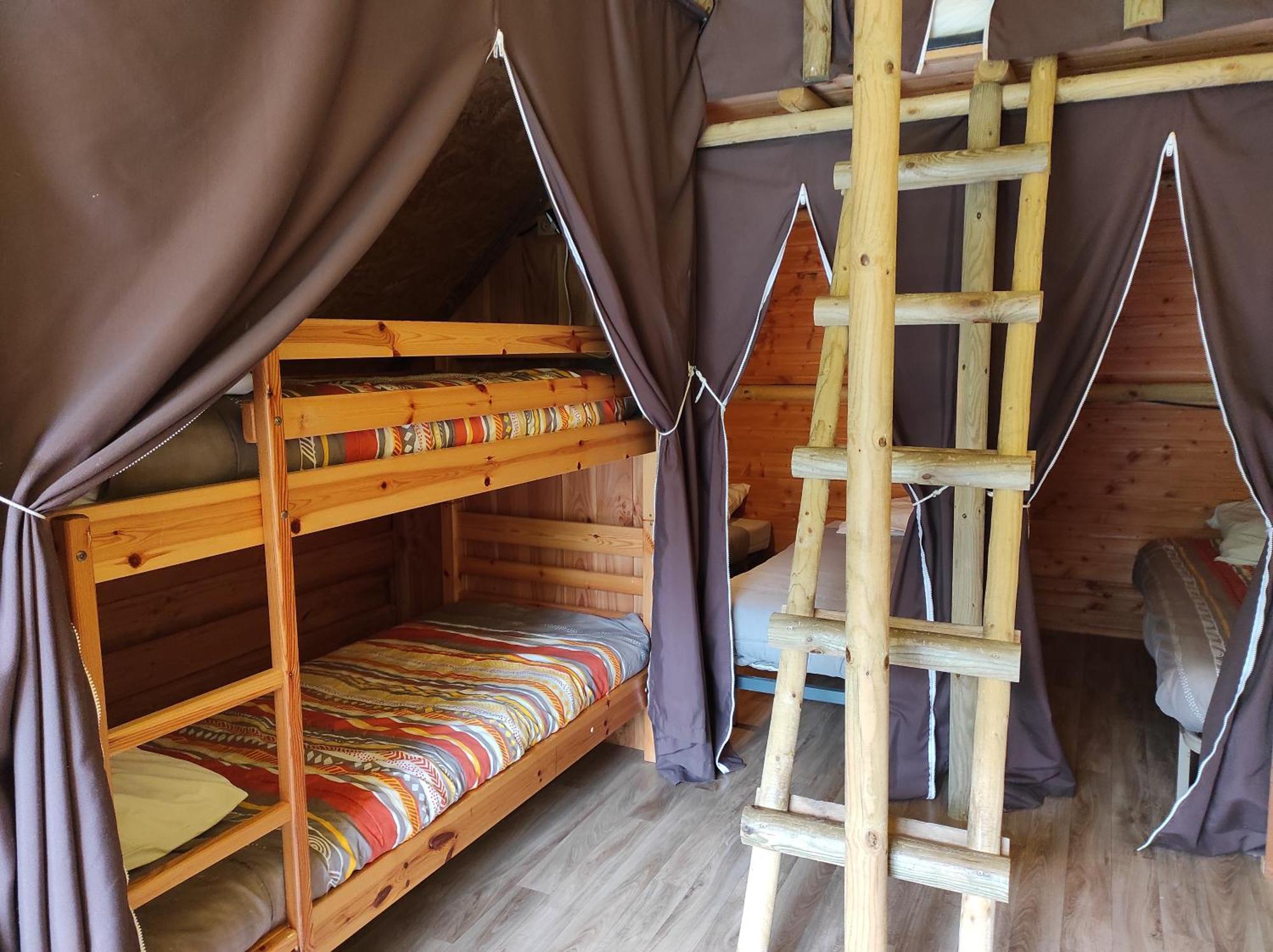 Camping Le Rouge Gorge **** 10' Puy Du Fou Saint-Laurent-sur-Sevre Luaran gambar