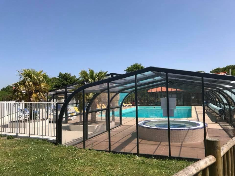 Camping Le Rouge Gorge **** 10' Puy Du Fou Saint-Laurent-sur-Sevre Luaran gambar