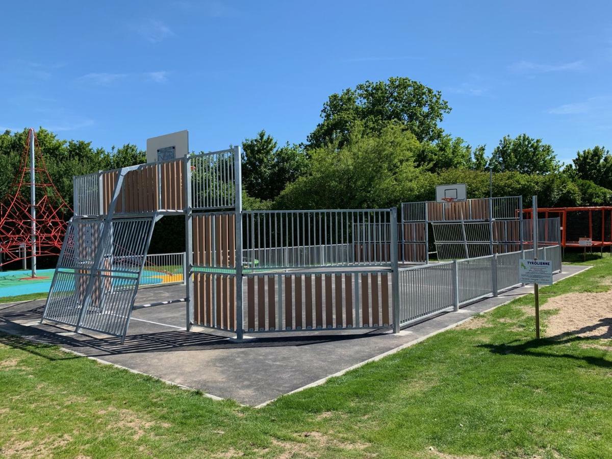Camping Le Rouge Gorge **** 10' Puy Du Fou Saint-Laurent-sur-Sevre Luaran gambar