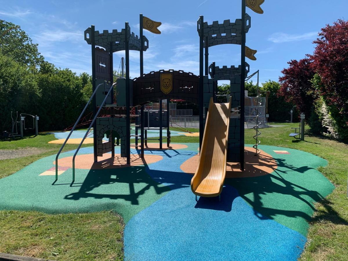 Camping Le Rouge Gorge **** 10' Puy Du Fou Saint-Laurent-sur-Sevre Luaran gambar